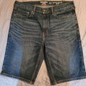 Levi's Athletic fit 231 Jean shorts. Size 36